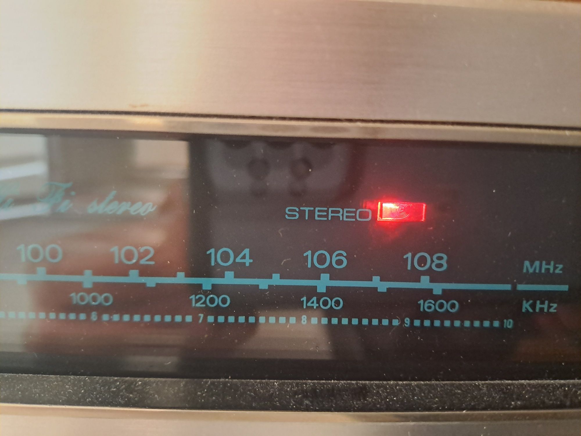 Amplituner Akai AA 8030 w drewnianej kasecie