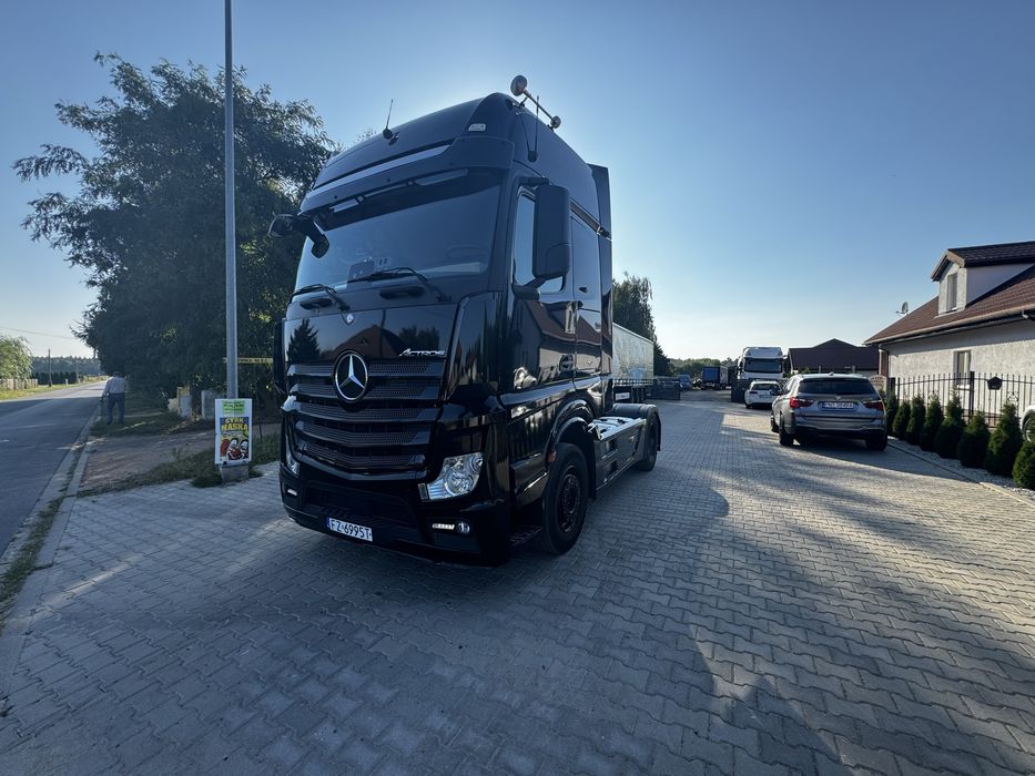 Wynajem Ciagnikow Siodlowych / wszystko w cennie