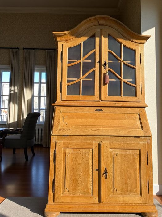 Dębowy Kredens | Sekretarzyk w komodzie z witryną DOWÓZ DO DOMU