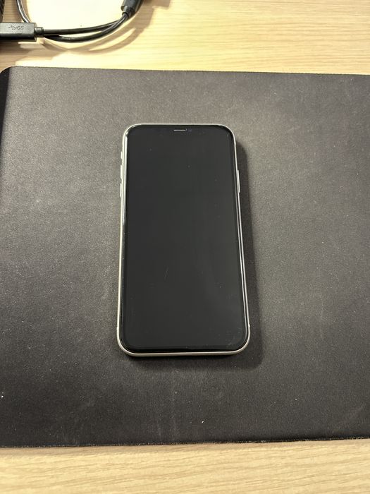 Телефон Iphone 11 64 GB