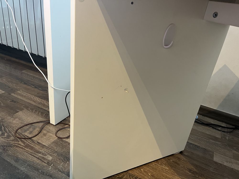 Białe Biurko ikea  z szuflada