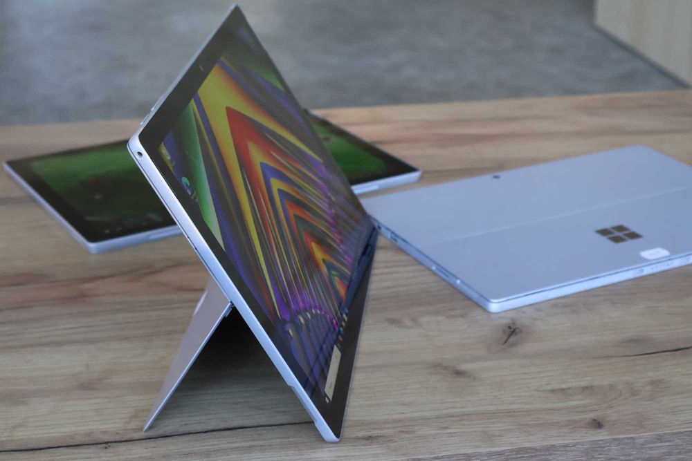 Планшет Microsoft Surface Pro 5 12.3" 1796 /I5 2.30GHz/8Gb/256Gb SSD