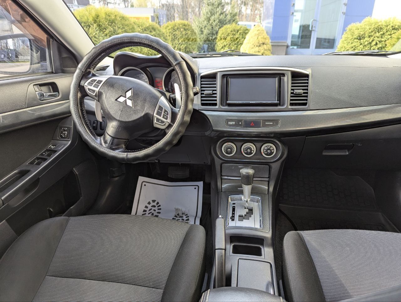 Mitsubishi lancer хетчбек 1.8 АКП газ.