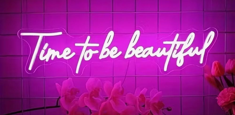 Różowy neon led na ścianę