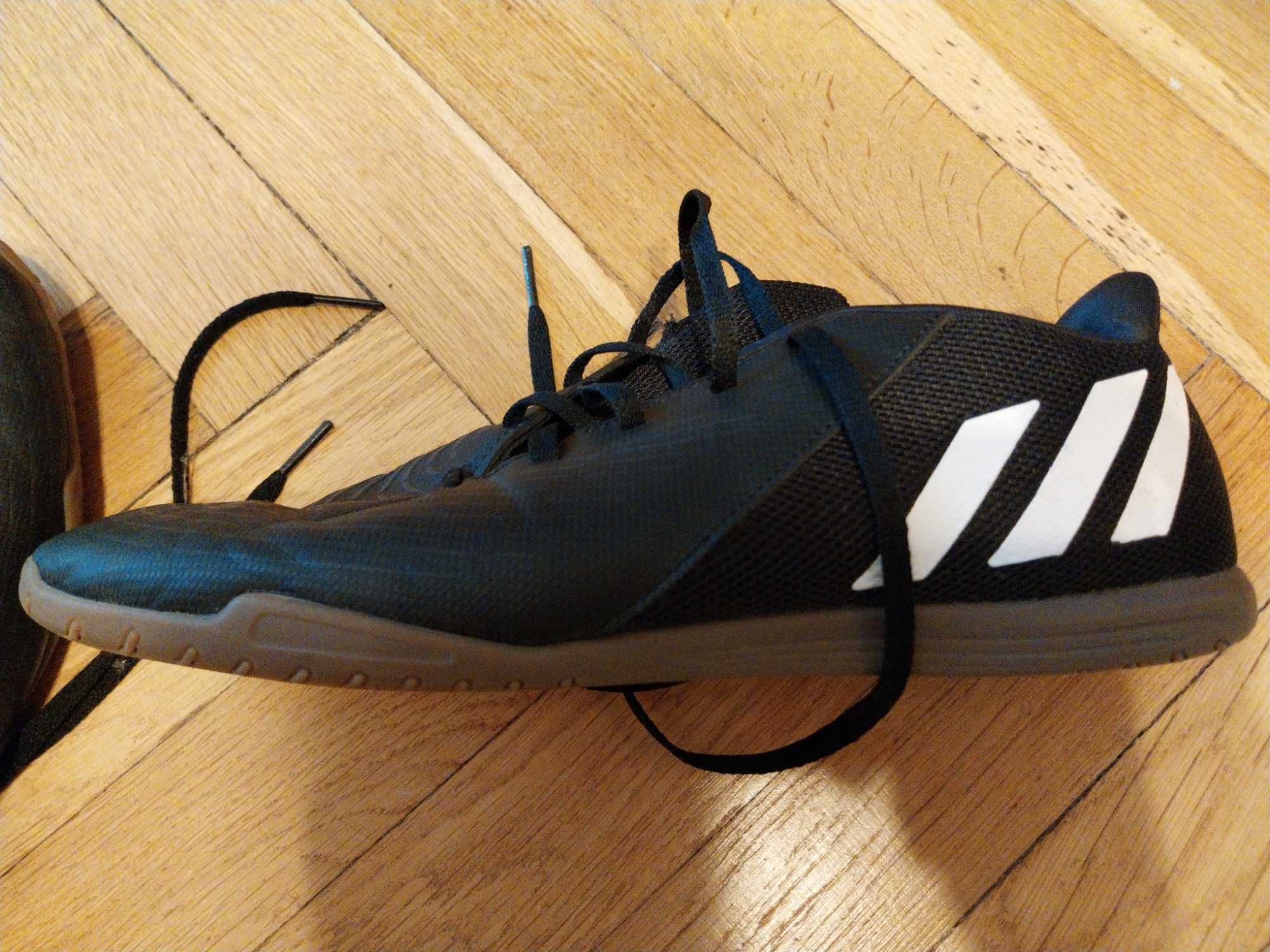 Buty Adidas US 10 1/2, UK 10, FR 44 2/3