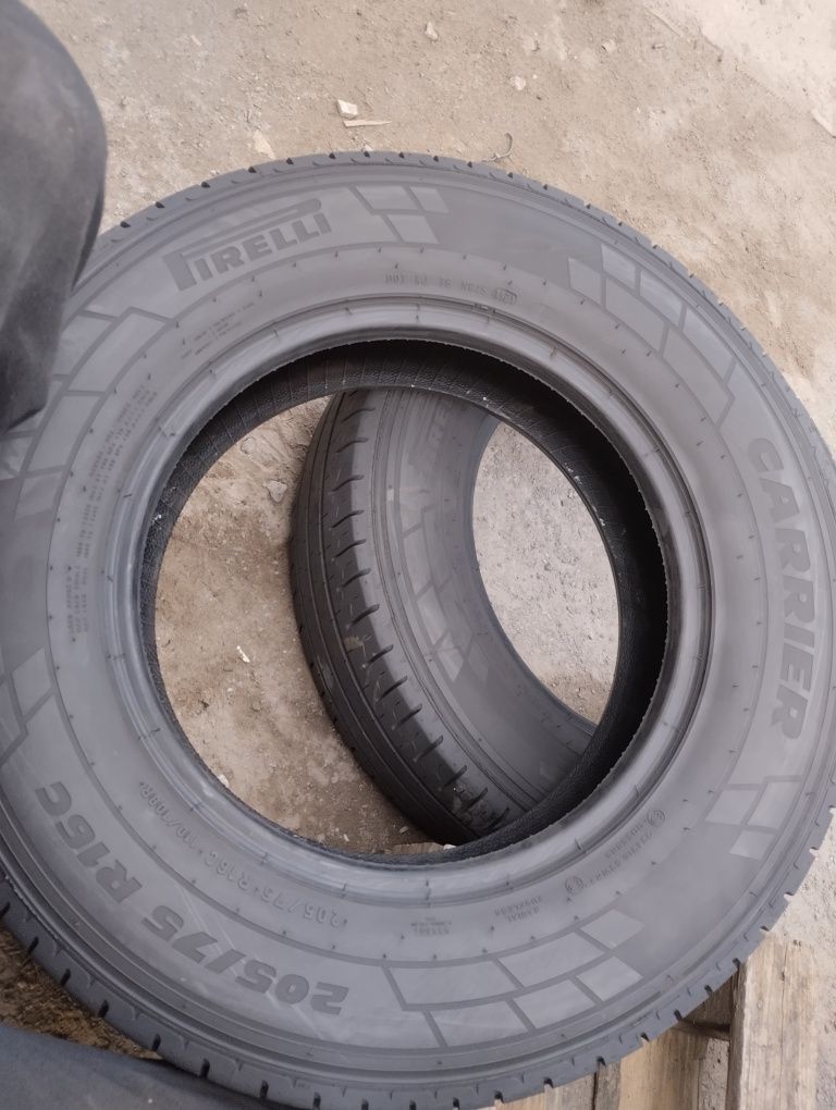 205/75/16 pirelli carrier 21 рік