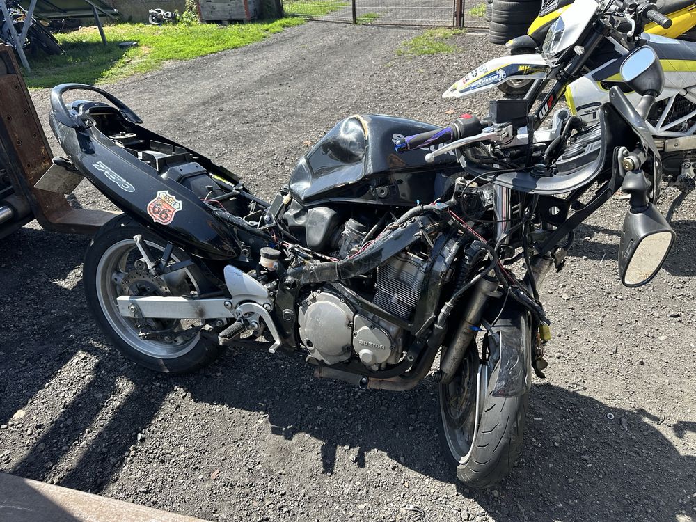 Suzuki gsxf 750 jajko rok 2000