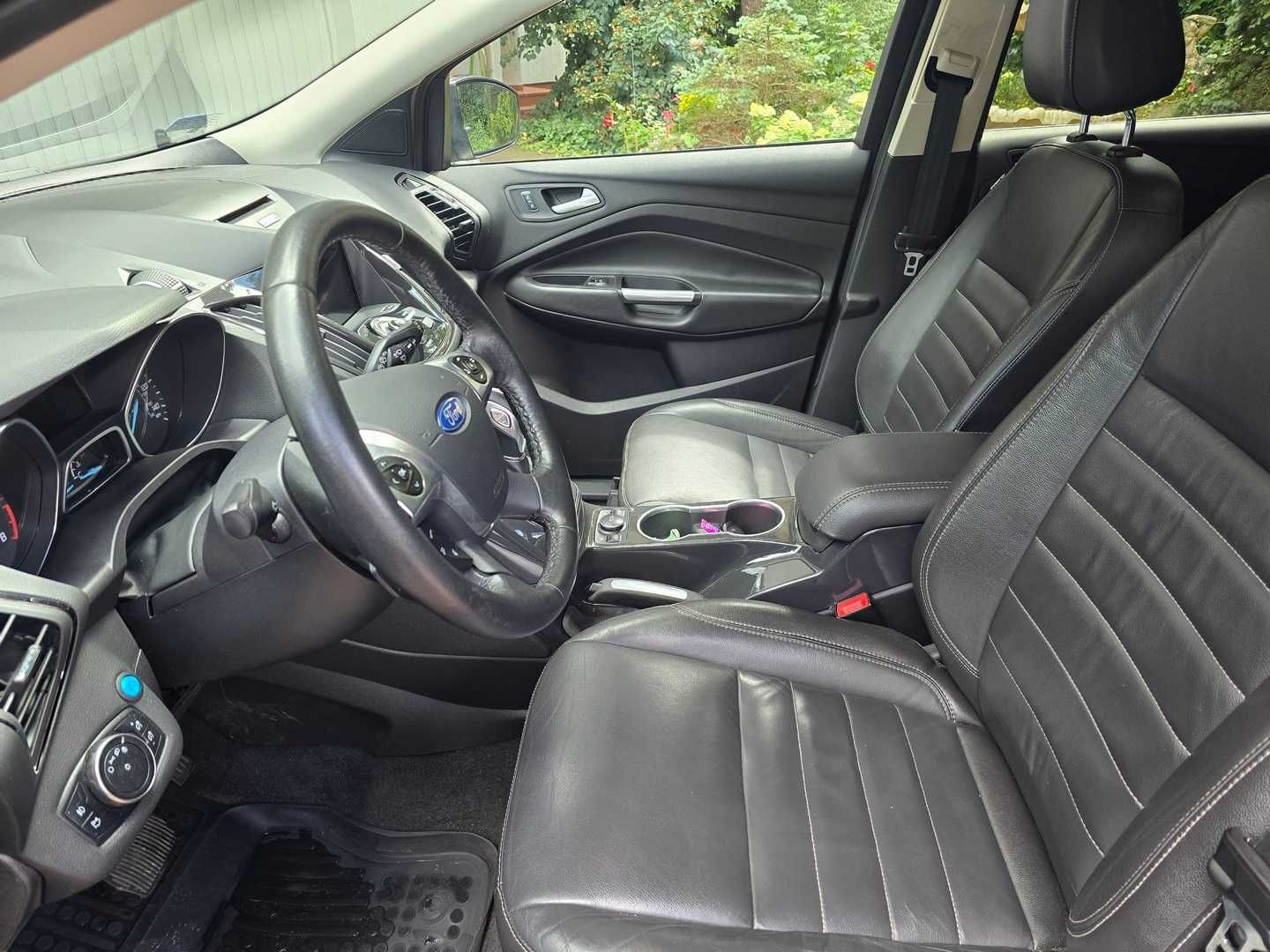 Ford Escape 2.0 benzyna 4WD Titanium, zadbany
