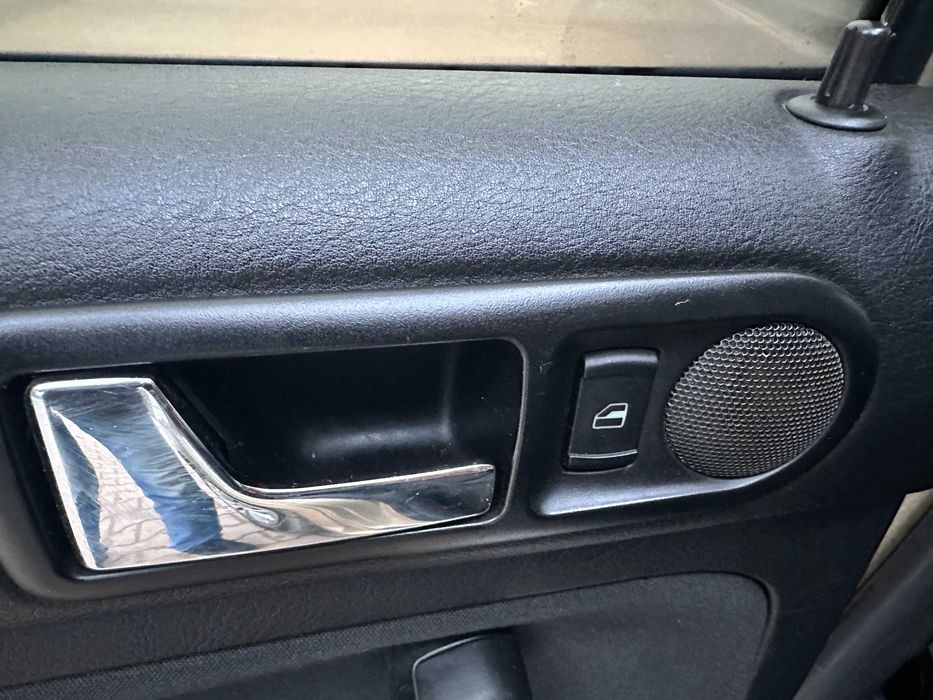 Фольксваген Гольф  1.6 АКПП