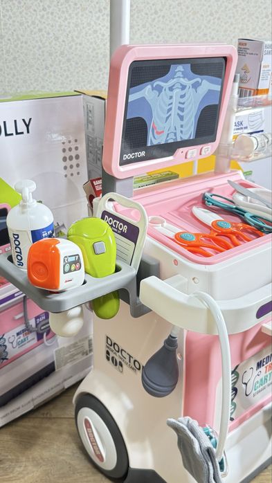 Набір лікаря,доктора на візку ,32 елемента