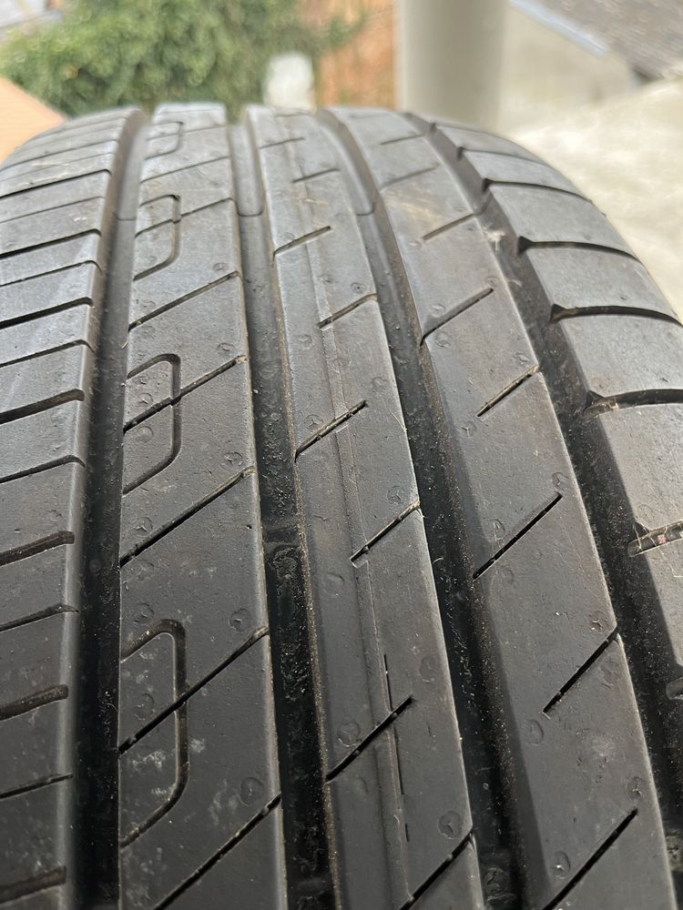 Opony marki goodyear r.17 215/50