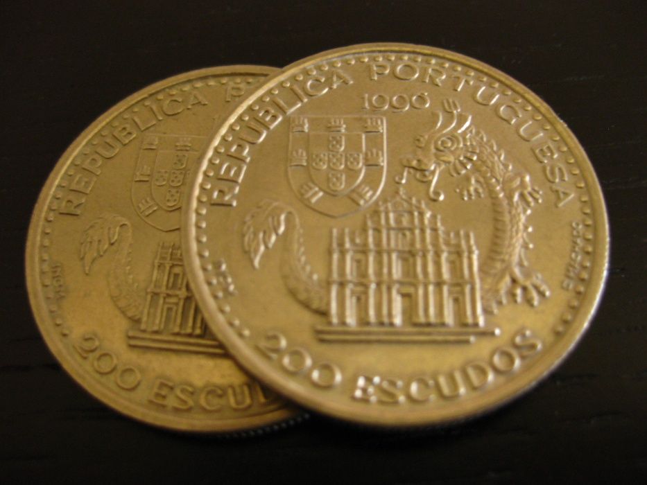 Moedas comemorativas dos Descobrimentos Macau e Portugal
