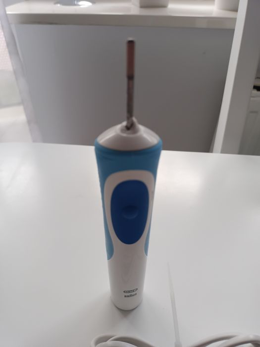 Szczoteczka Oral-B Braun + 3 szt nowych końcówek