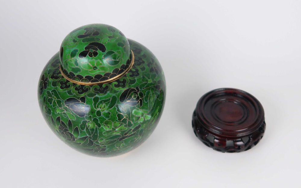 Urna Chinesa em cloisonné verde