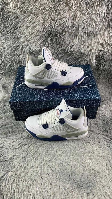 Air Jordan 4 Midnight Navy