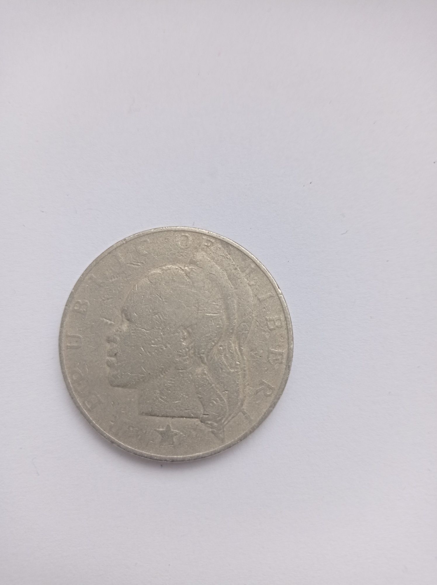 Монета Либерия один доллар