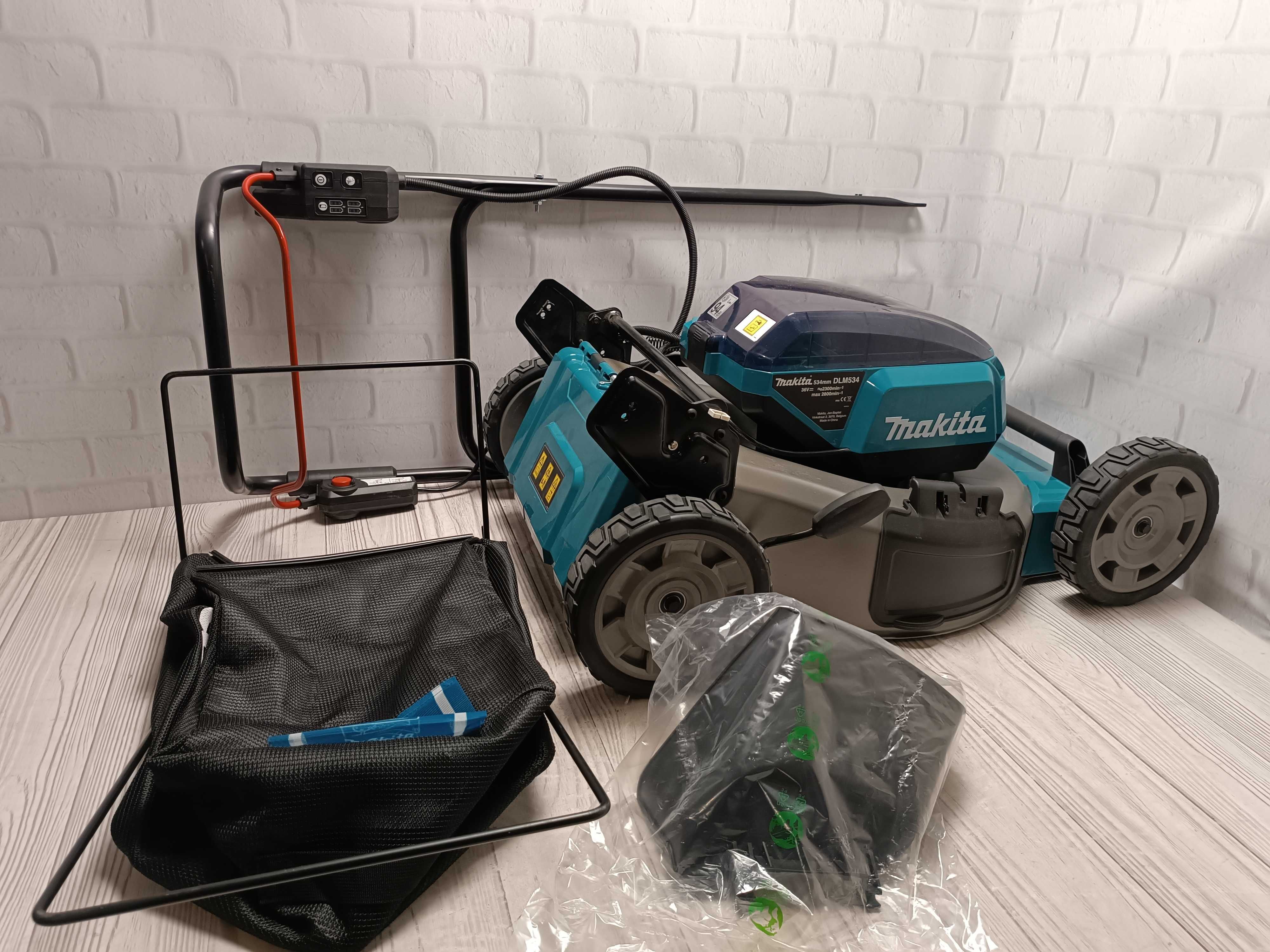 Makita DLM534Z BL безщітеова акумуляторна газонокосарка 2x18V без АКБ