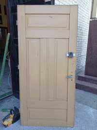 Drzwi drewniane retro