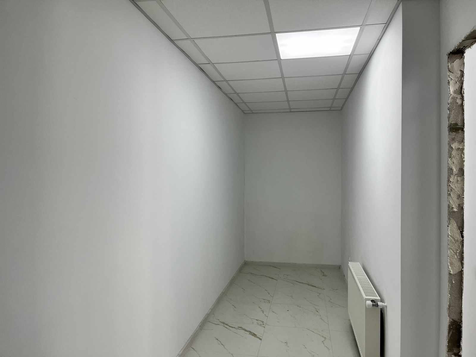 Продається комерційне приміщення з ремонтом, 57 кв.м, вул.Злуки