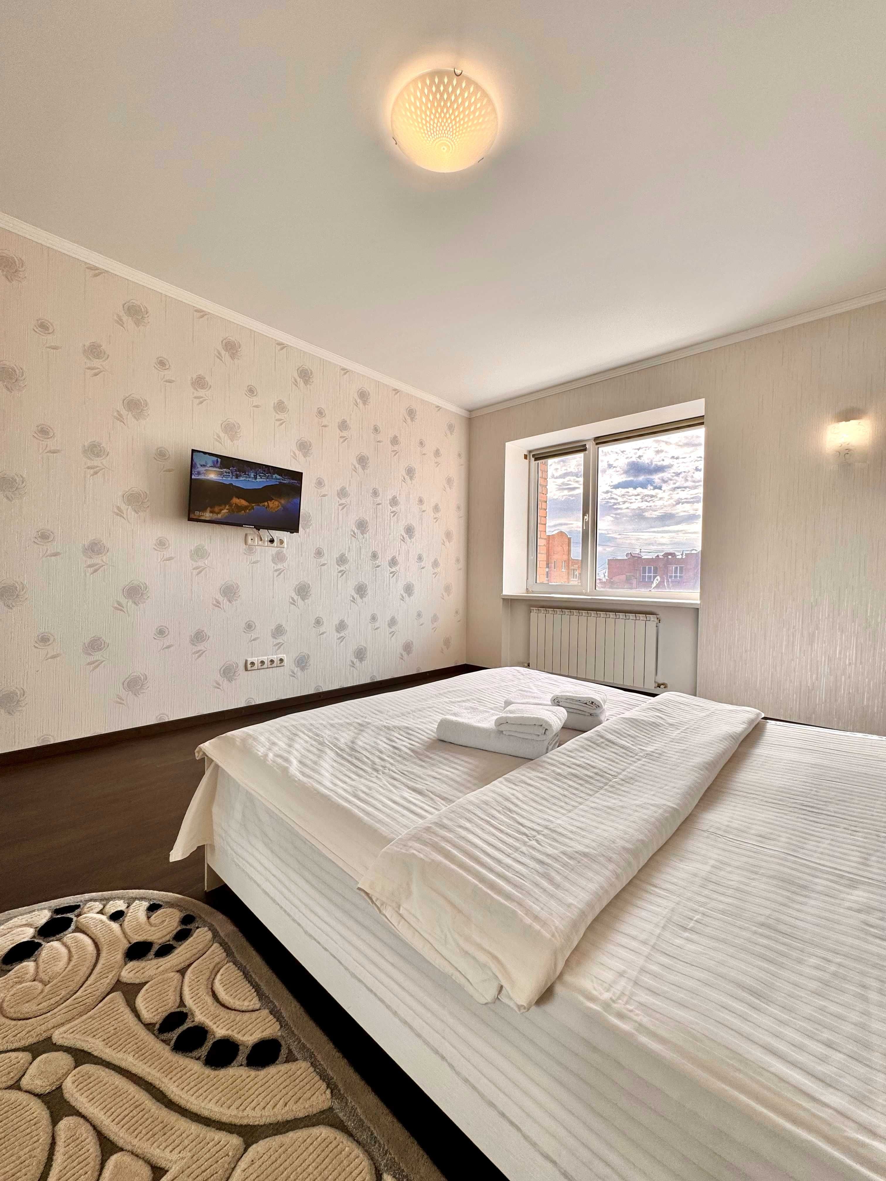 ApartPoltavaСВІТЛІ апарт.80м2 ,ОКРЕМІ кімн, НОВОБУДОВА.Центр.ЧЕК банк.