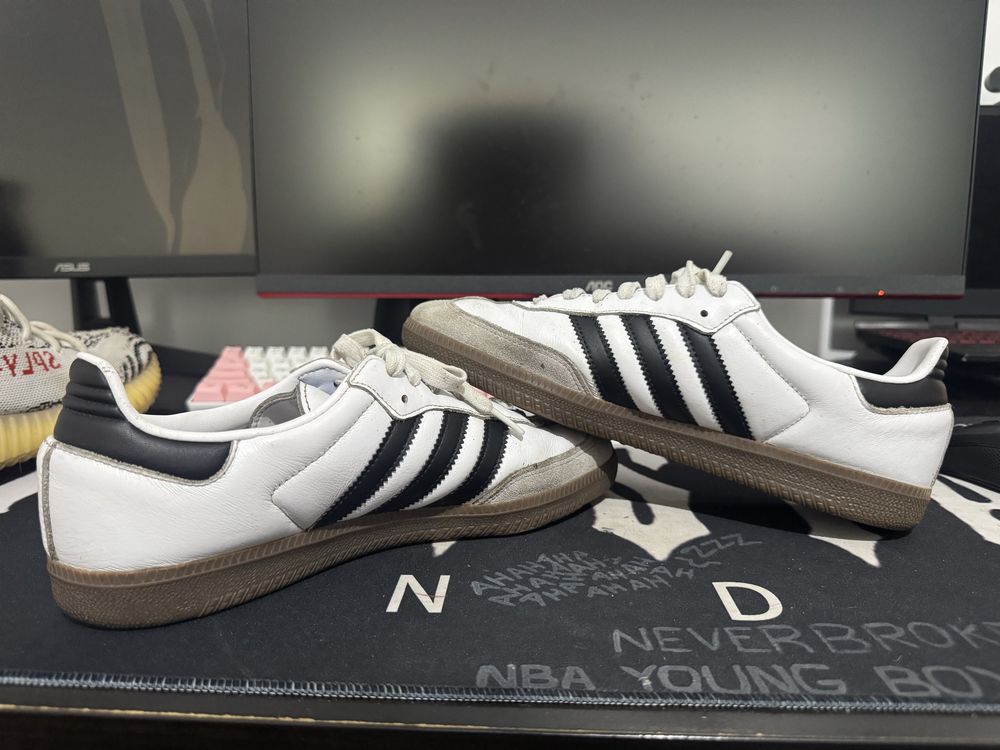 Adidas Samba (pretas e brancas)