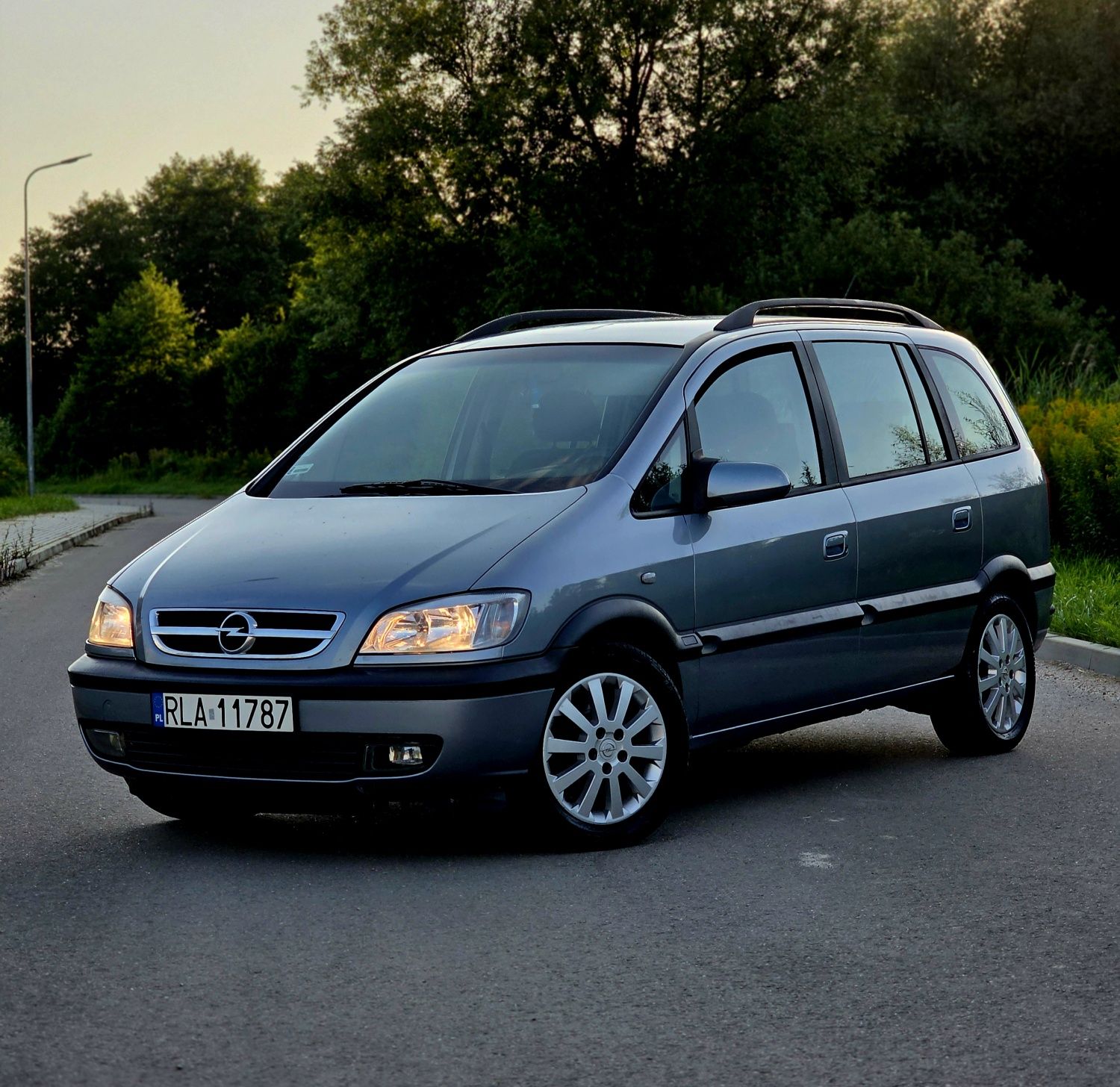 Opel Zafira 2.0 dti 7.os polift klimatronik