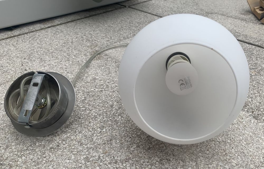 Lampa biała szklana wisząca Alfa Sosnowscy