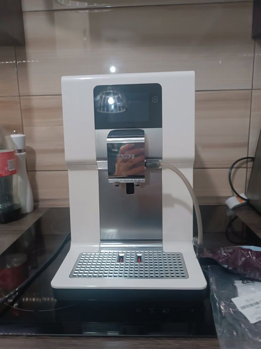 Ekspres do kawy Krups częściowo uszkodzony