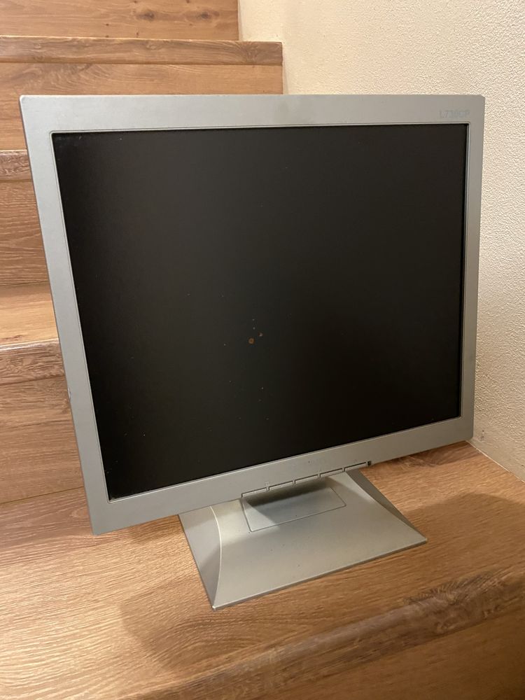 Monitor 17" Actina L730CP