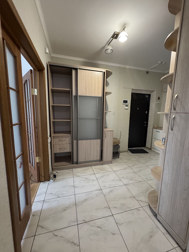Ексклюзивний продаж! 2к квартира метро Почайна Київ