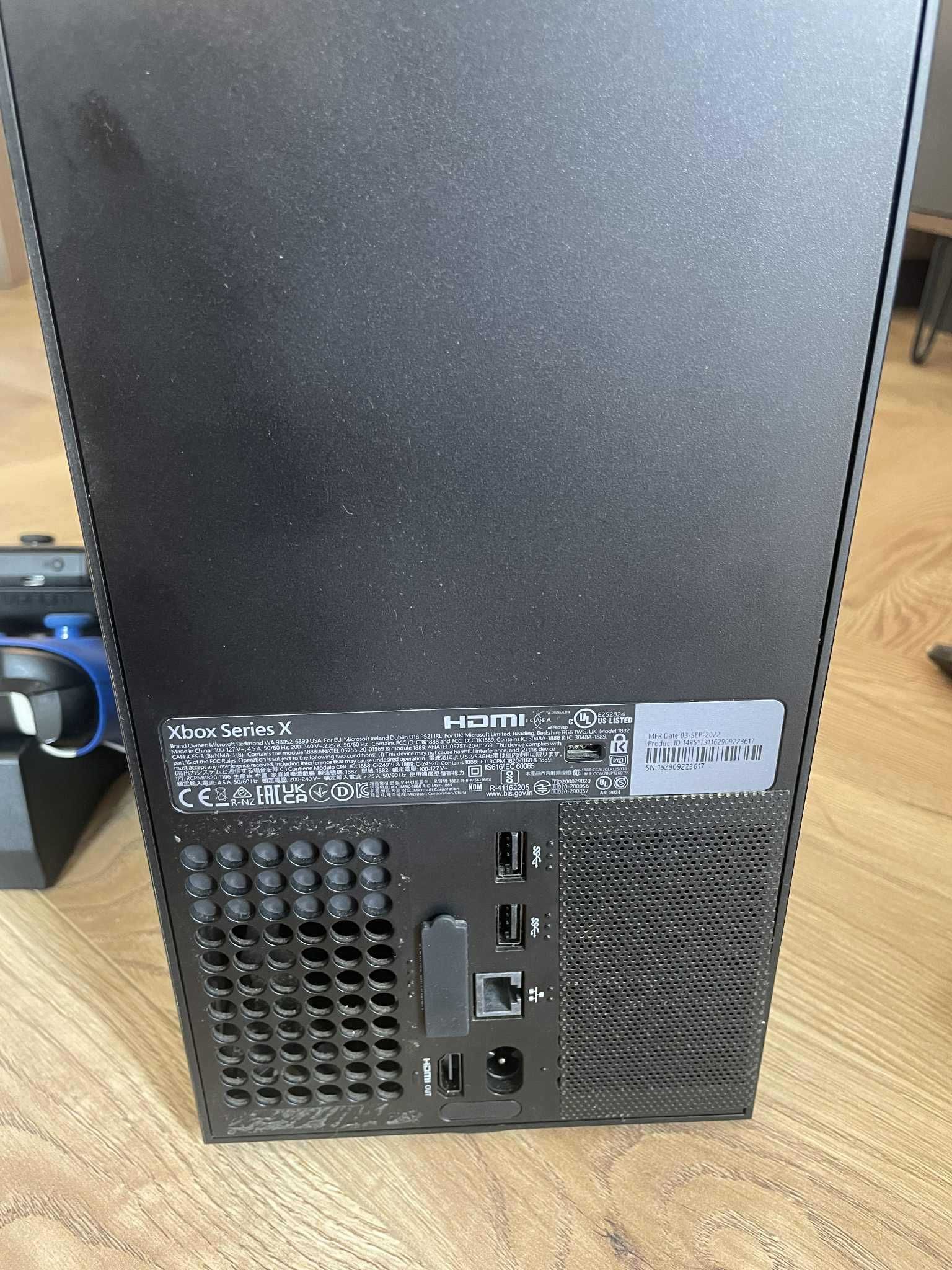 Konsola Xbox Series X + 2 Pady + Stacja ładowania + Gry