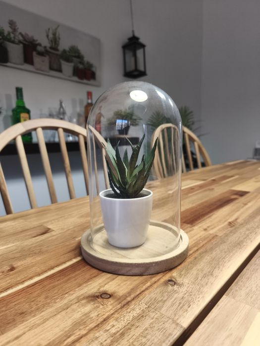 Decorativa campânula com flor artificial