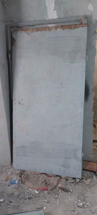 Двері металеві 213×108мм