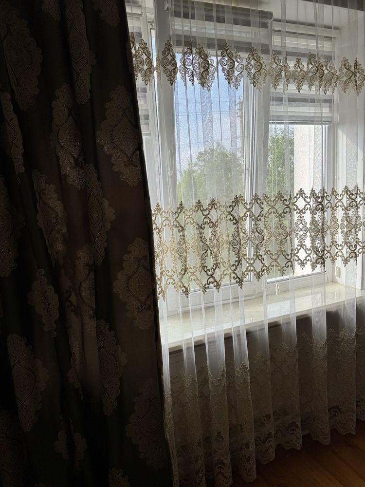 Продамо 2 штори в дуже гарному стані