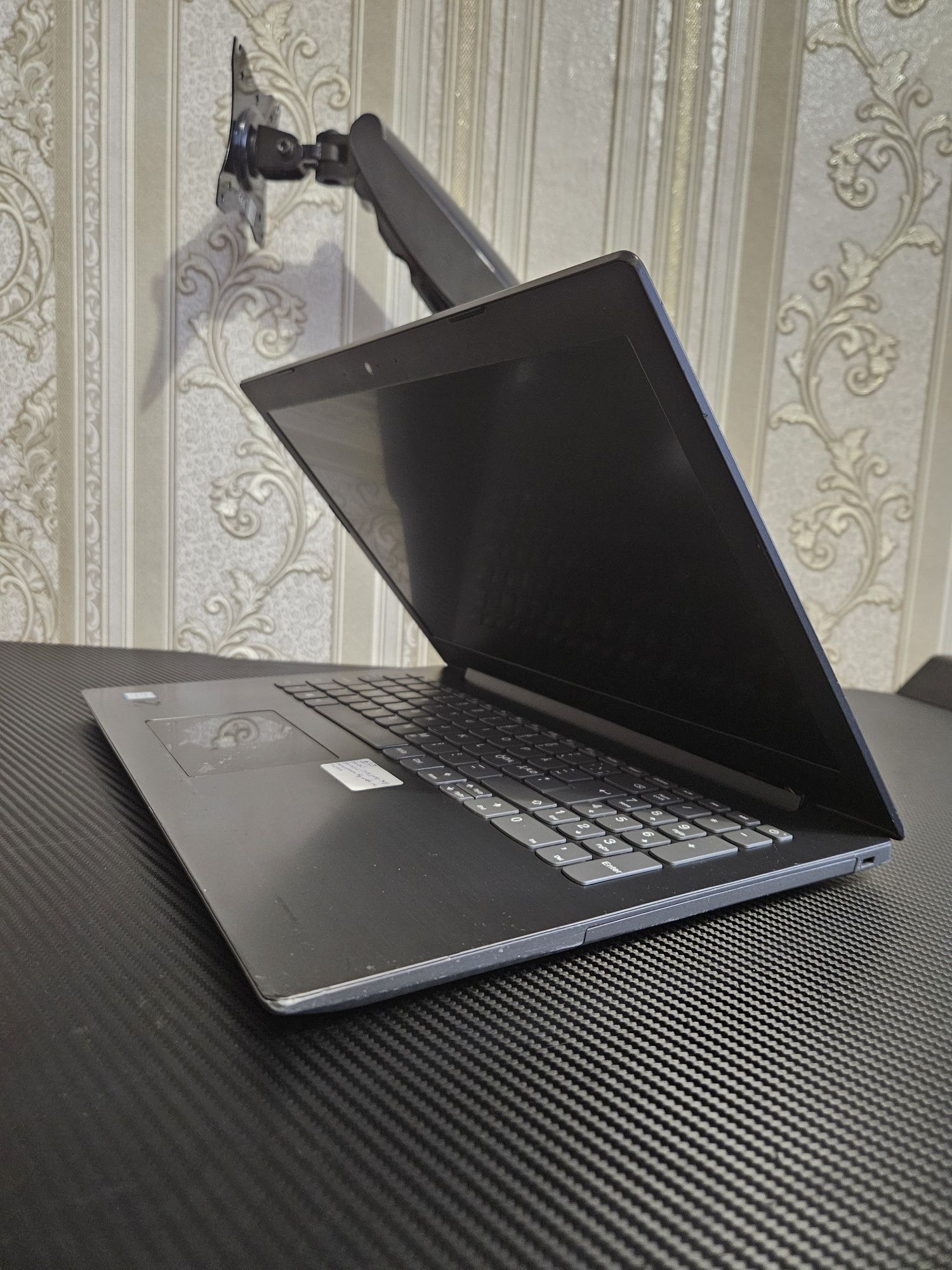 Lenovo 15.6" core i5 8250U | 6gb ram | MX150 2gb | 1000gb, FullHD,s.35