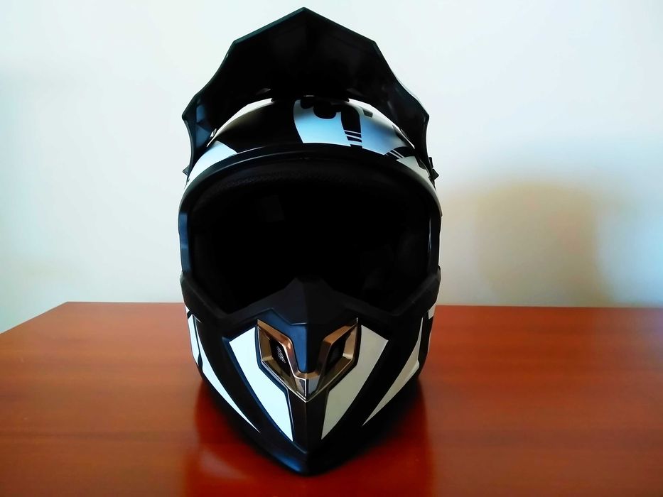Capacete BTT/Motocross NOVO