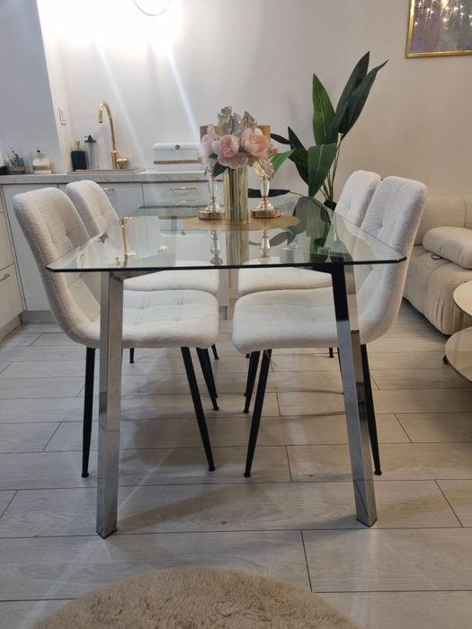 Sprzedam zestaw stół +4 krzesła