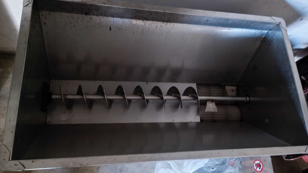 Esmagador e Espremedor de Uva