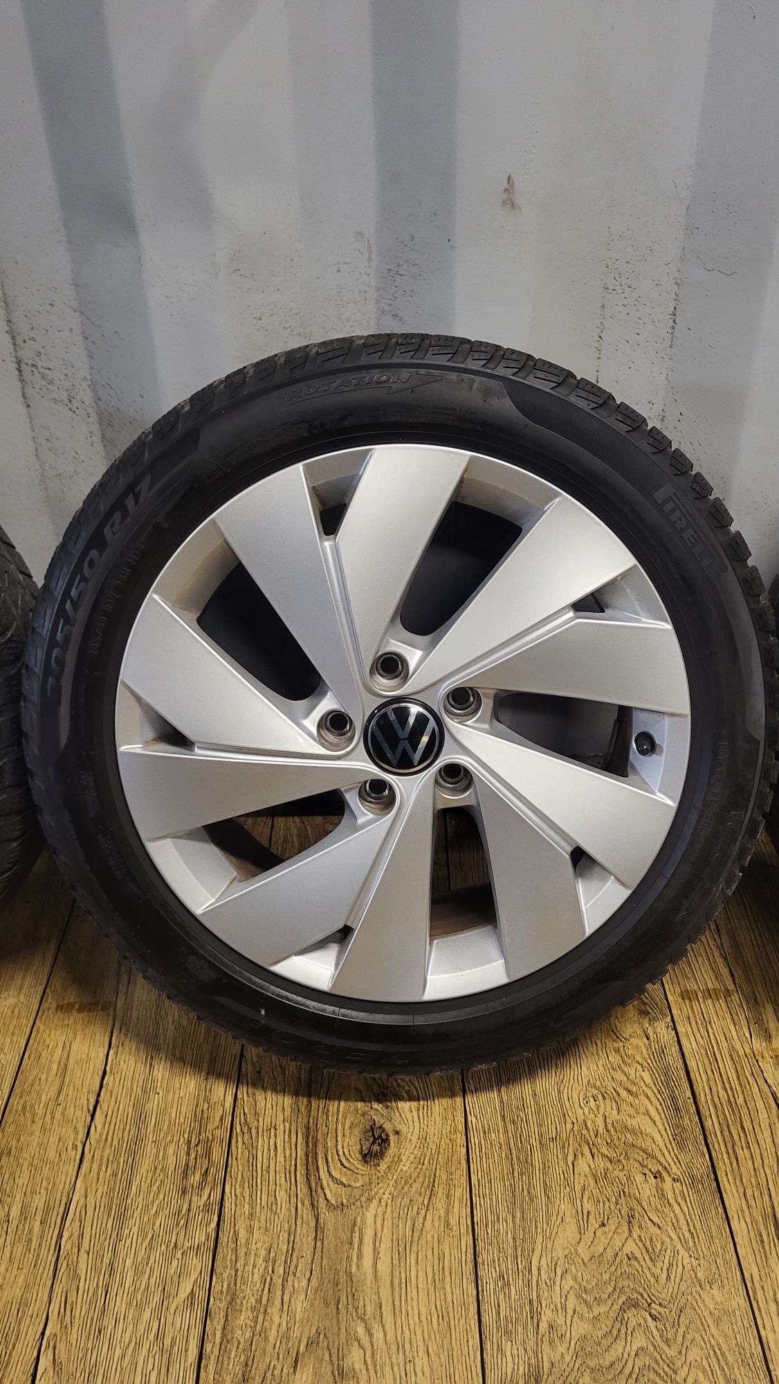 Felgi VW 17" 5x112 z oponami 205/50 R17 Golf 8 7 6 Touran Caddy