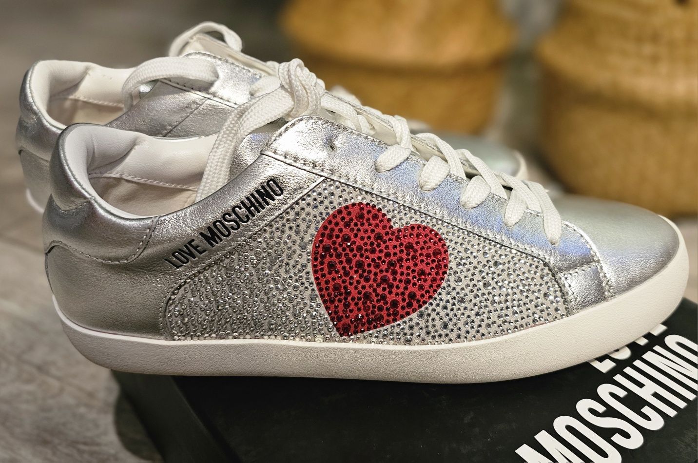 Sneakersy Love Moschino