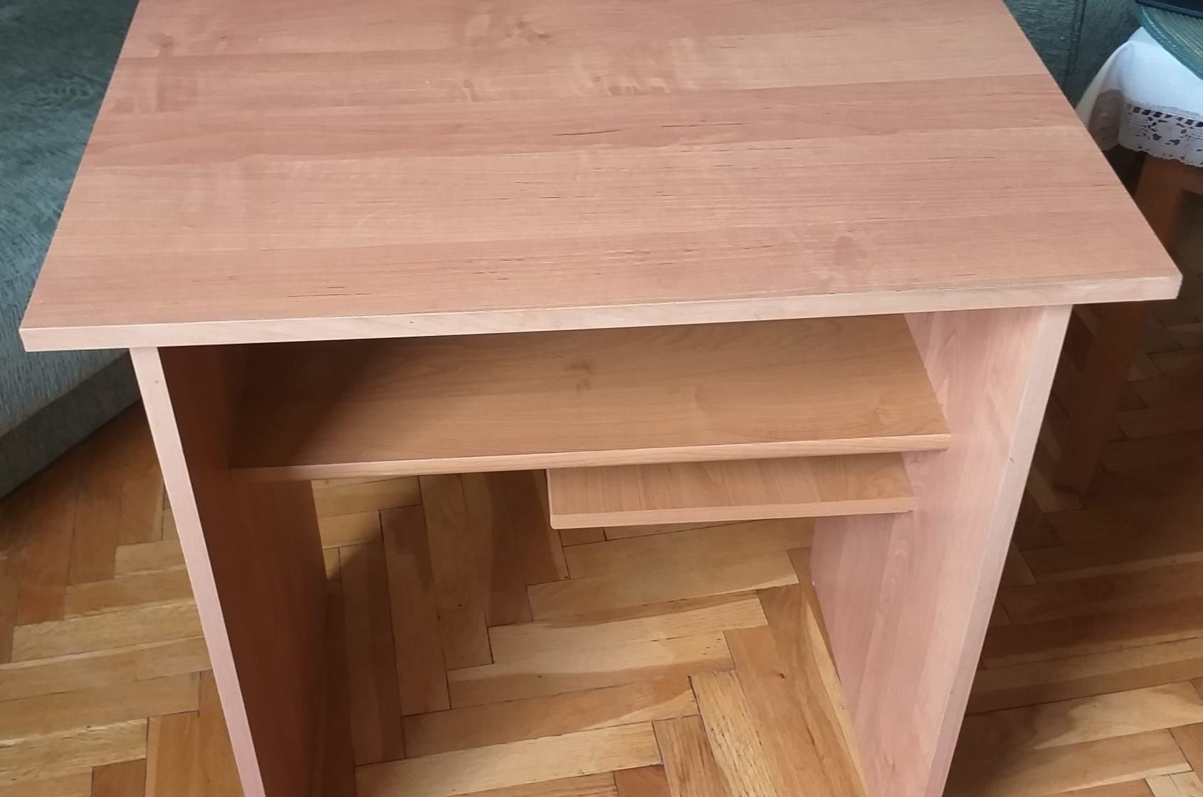 Stolik pod komputer biurko