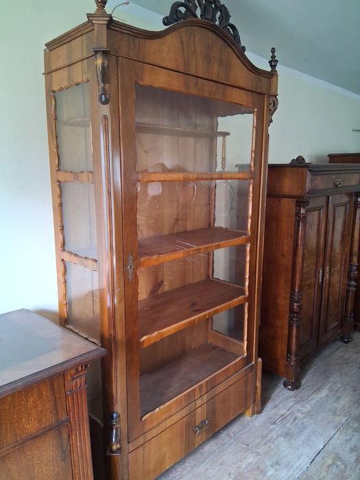 Antyczne meble sprzedam.