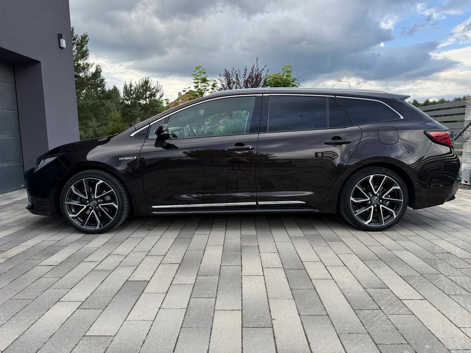 Toyota Corolla TS 2.0 184 KM Hybryda Executive + VIP + JBL Salon Polska Serwis ASO