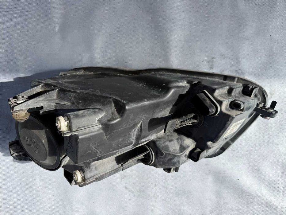 Фара Volkswagen Caddy 11-15 Оптика Передняя  В наличии