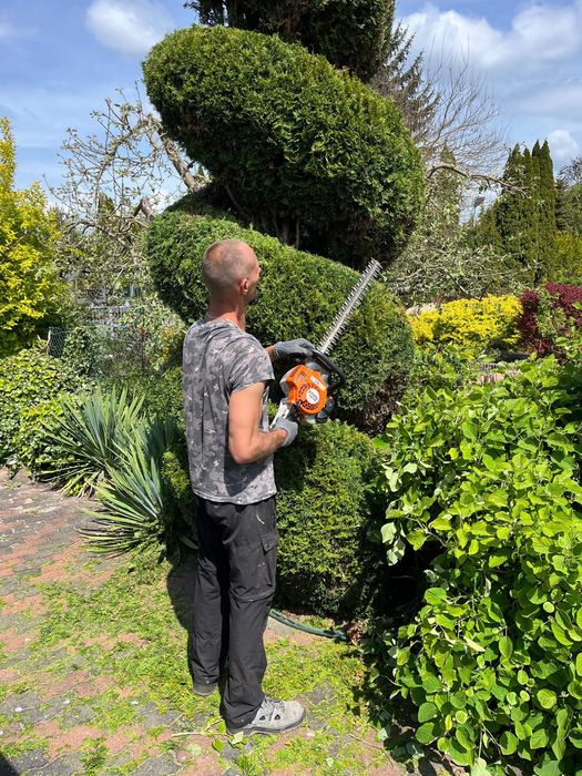 Usługi ogrodnicze i przy domowe.