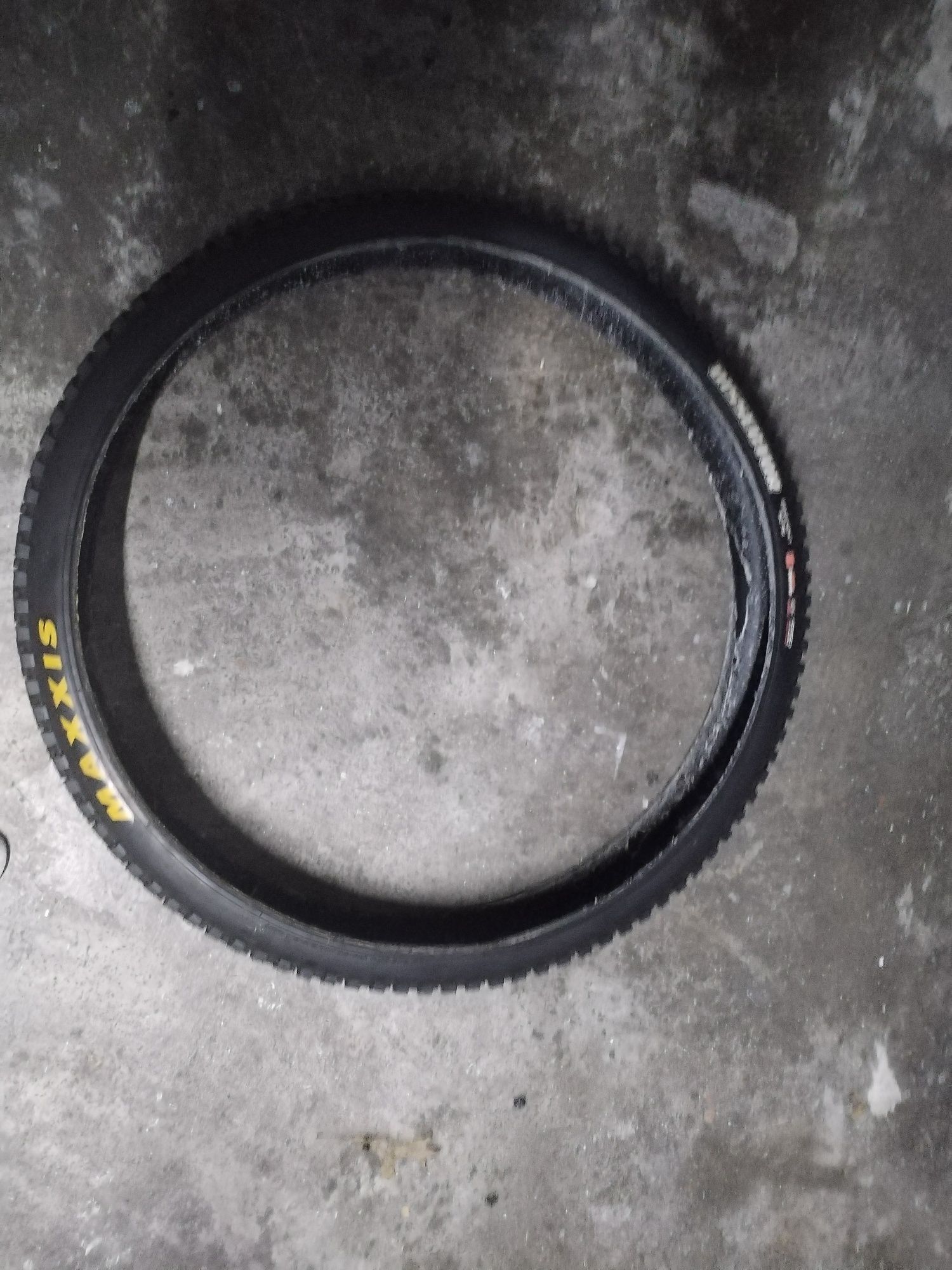Pneu maxis dissector