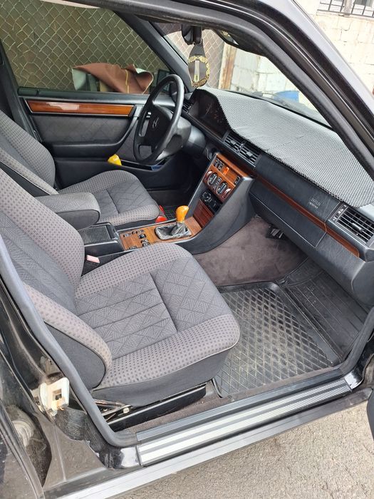 Мерседес е200 124