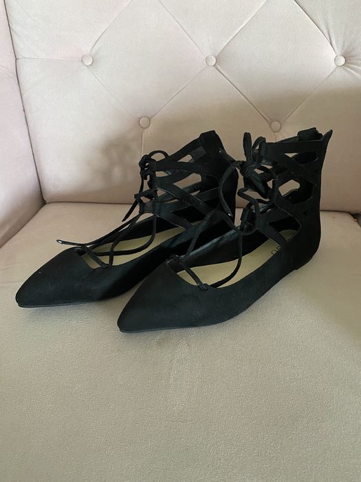 Baleriny wiązane 38 czarne zamszowe szpic