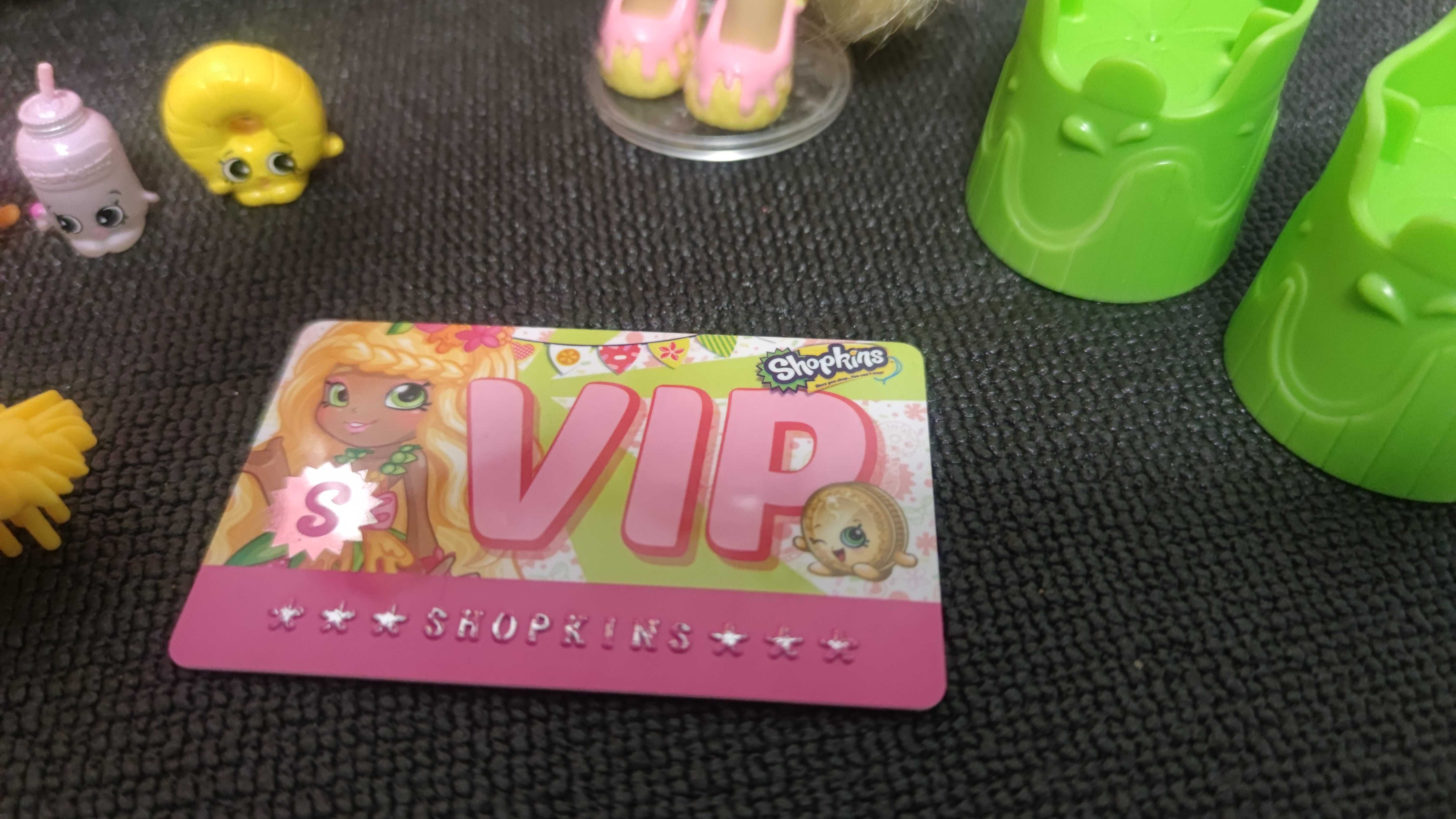 Shopkins lalka auto samochód van z napojami SHP56332 Smoothie VIP card