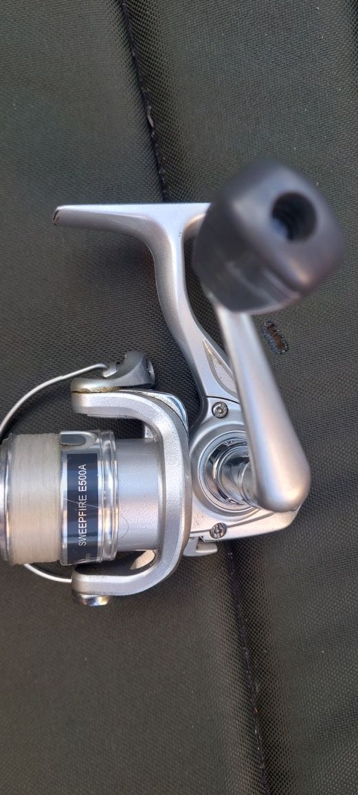 Kolowrotek DAIWA SWEEPFIRE E500a  spinningowy